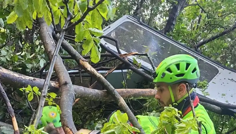 İtalya'da Teleferik Faciası: Çekme Halatı Koptu, Dört Kişi Hayatını Kaybetti