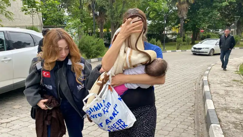 Evlerden Hırsızlık Yapan Kadın Suçüstü Yakalandı!