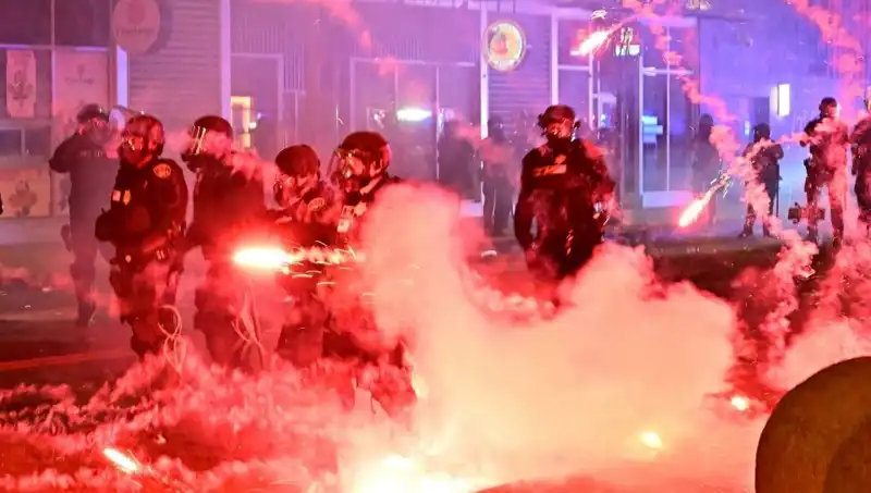 ABD'de Isyan Büyüyor: Los Angeles’taki Protestolar Tüm Ülkeye Yayılıyor!