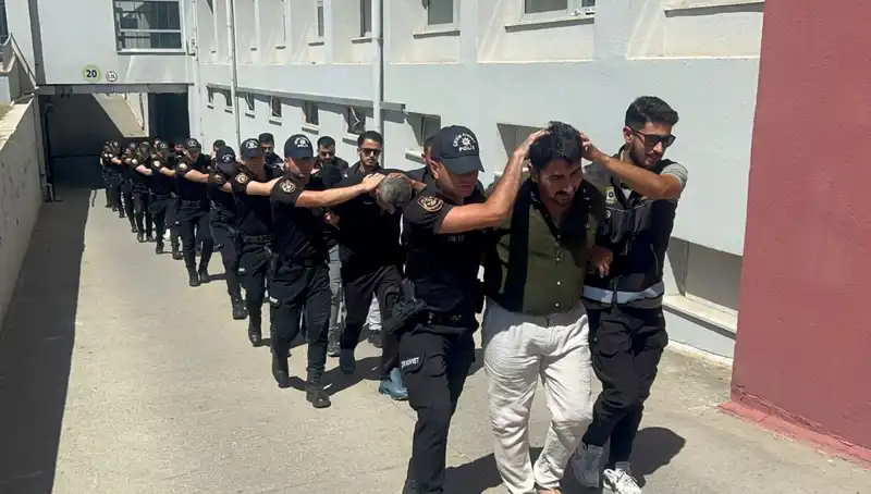 Adana’da 825 Kilo Eroin Yakalandı: Soruşturma Kapsamında 16 Şüpheli Tutuklandı
