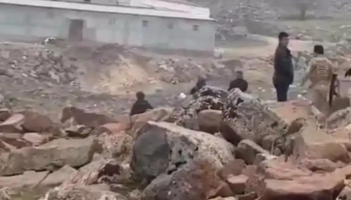 Diyarbakır'da Taşlı, Topalı ve Silahlı Kavga: 3 Kişi Hayatını Kaybetti