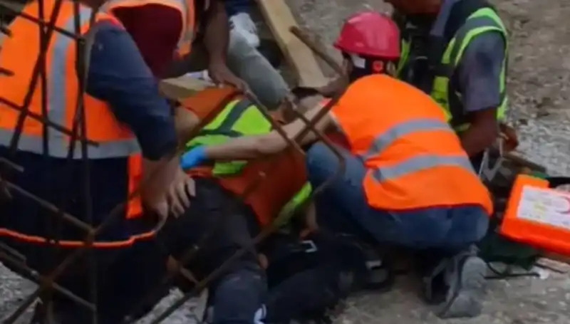 Adana’da İnşaat Kazası: İki İşçi Yaralandı, Olayın Sebebi Ne?