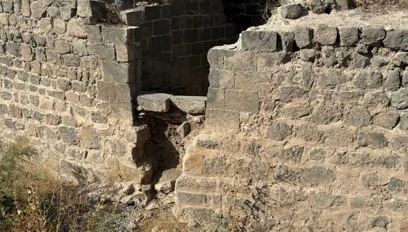 Diyarbakır'da Saint George Kilisesi'ni Hamam Değil, Kilise Olarak Kanıtlayan Kitabe Bulundu