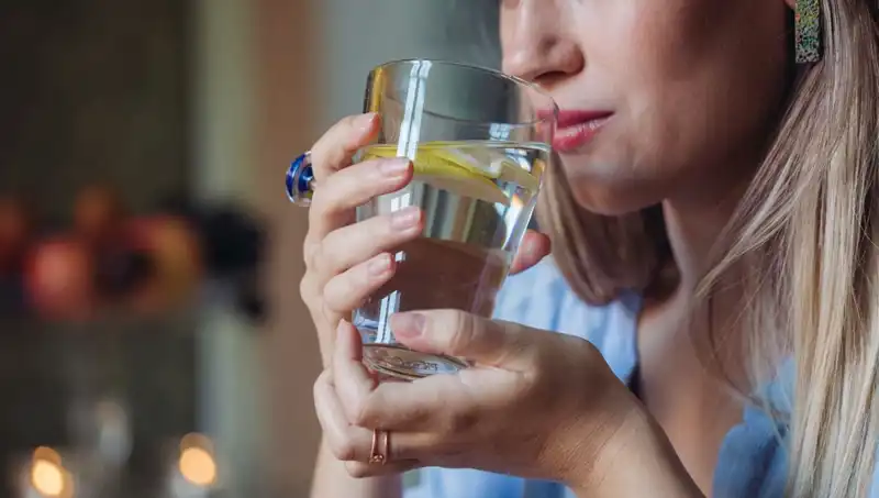 Aç Karnına 1 Litre Su İçmenin Sağlığınıza Etkileri