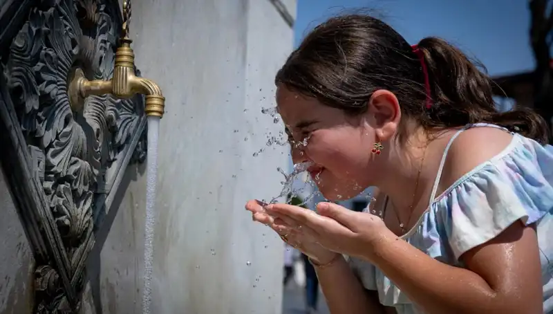 Türkiye'nin 16 Şehrinde Sıcaklık 40 Dereceyi Geçti: Hava Durumu Alarm Veriyor!