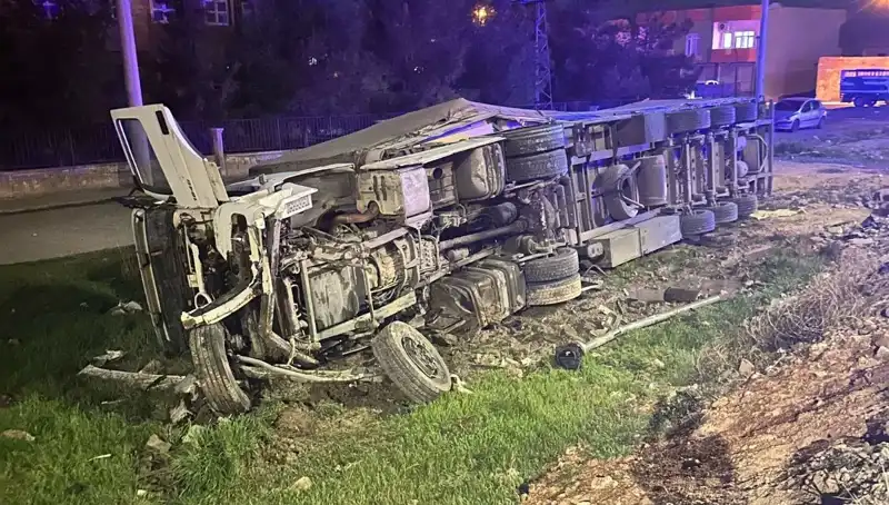 TIR Kazasında Altı Kişi Yaralandı: Olay Anı ve Detaylar