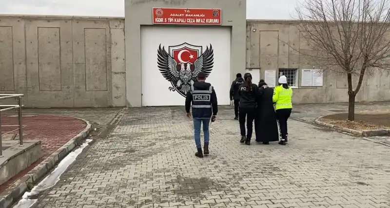 43 Yıl Hapis Cezası Olan Şüpheli, Polisin Dikkati ile Yakalandı