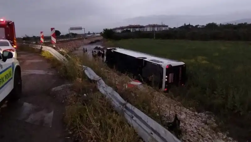Manisa’da Yolcu Otobüsü Kazası: Yaralıların Durumu ve Ceza Soruşturması Başlatıldı