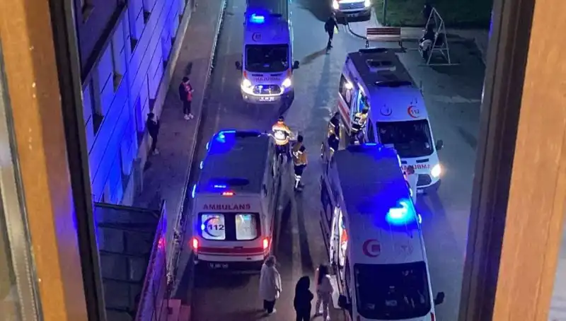 Akşam Yemeğinden Zehirlenen 53 Öğrenci Hastaneye Kaldırıldı: Detaylar Şok Edici!
