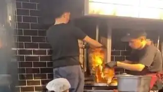 Pişmiş Tavuk Dönerin Üzerine Çiğ Et Koydular: Görevli Kurumlar Hareket Geçti