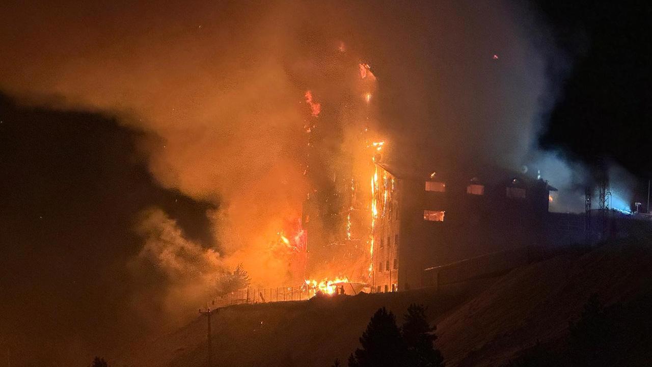 Kartalkaya'da Oteline Yangın: 3 Ölü, 21 Yaralı
