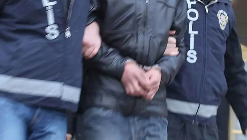 8 İlde Dev Dolandırıcılık Operasyonu: 34 Gözaltı Gerçekleşti!