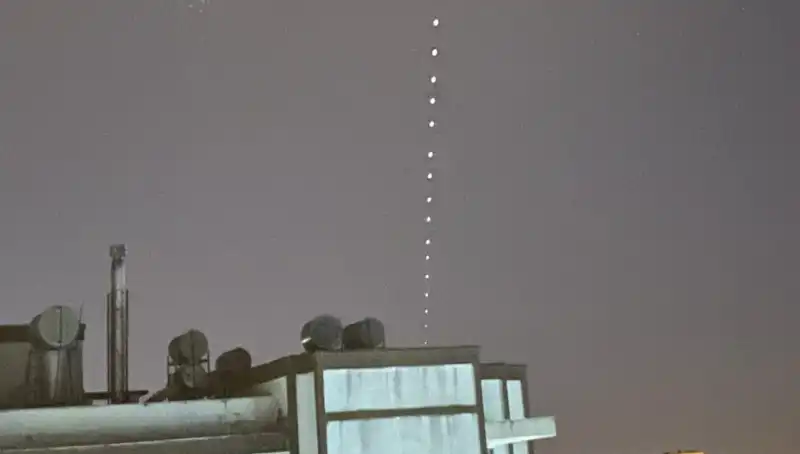 Adana'da Starlink Uyduları ile Gökyüzü Şöleni: Hız ve Yenilik Bir Arada