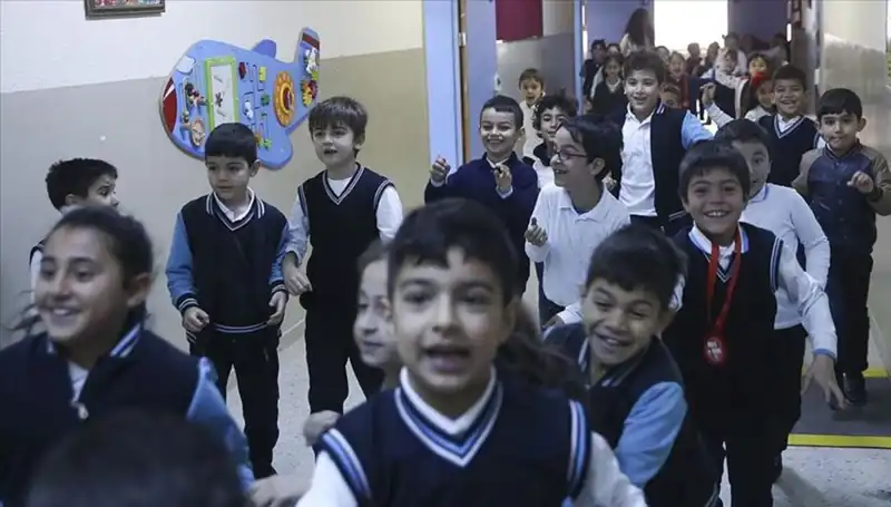 2025 Okul Açılış Tarihleri: Tatil Takvimleriyle Öğrencileri Bekleyen Yenilikler