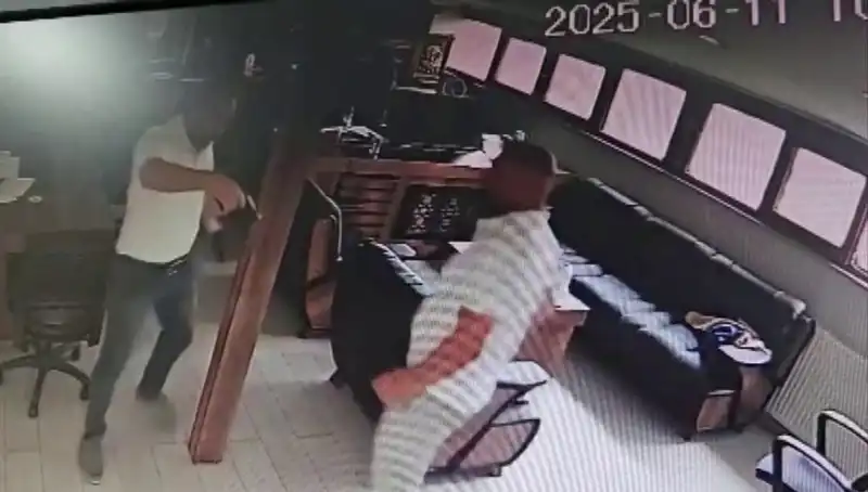 Alacak Verecek Meselesi: Kalfa, İş İnsanının Canına Kıydı