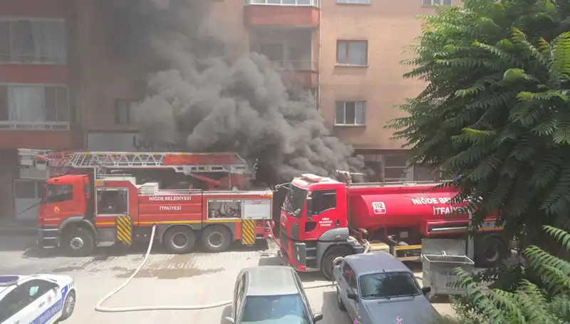 Niğde'de Büyüyen Beyaz Eşya Deposunda Yangın: Sebepler ve Sonuçlar