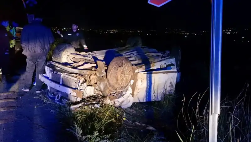 Otomobil Şarampole Devrildi: Faciada 1 Ölü, 3 Yaralı!