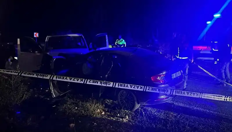 Ters Şeritte Minibüs Kazası: 1 Ölü, 8 Yaralı