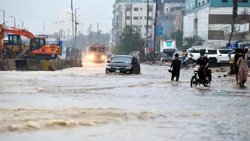 Pakistan’da Muson Yağmurları Felaketi: Ölü Sayısı 785’e Yükseldi!