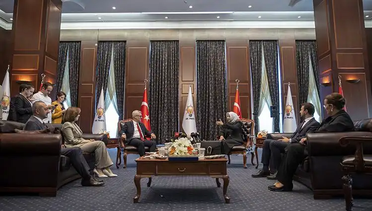 AK Parti'nin Bayramlaşma Programı Duyuruldu: CHP'nin Neden Yer Almadığı Merak Ediliyor