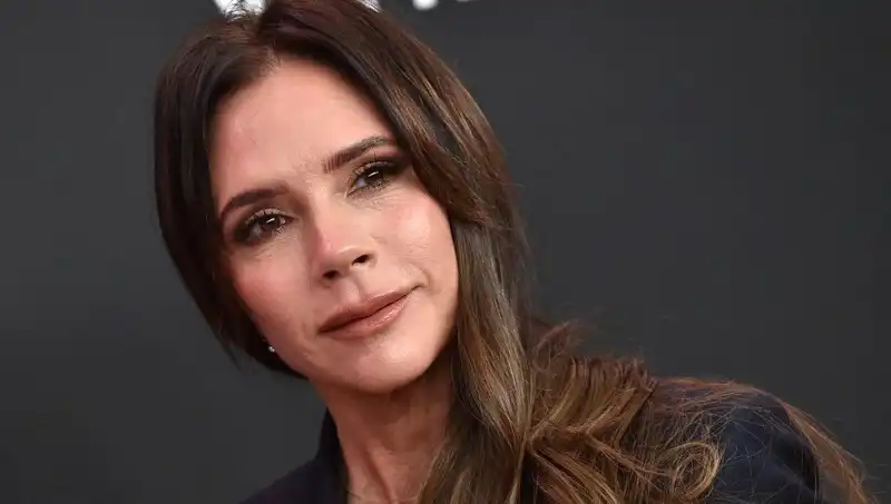 Victoria Beckham’ın Gençlik Sırrı: Günde Tükettiği 3-4 Ürün Neler?