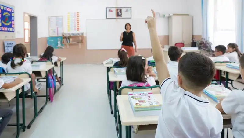 Öğretmenlerin Ek Ders Ücretleri Bayramdan Önce Yatacak mı?
