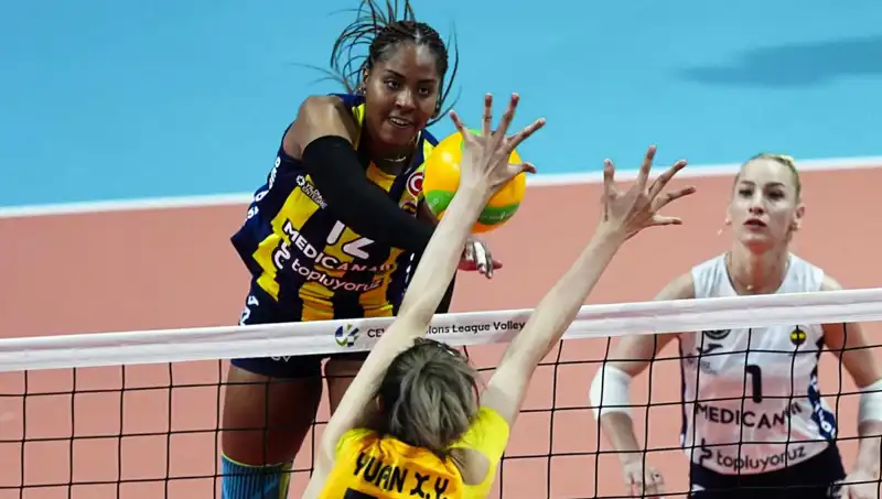 Fenerbahçe, Avrupa Arenasında Vakıfbank'ı 3-0 ile Geçti: Türk Derbisi Neleri Getirdi?