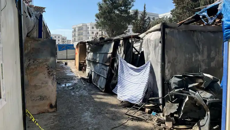 Yangın, İşçilerin Kaldığı Konteyneri Sardı: Olayın Ayrıntıları!