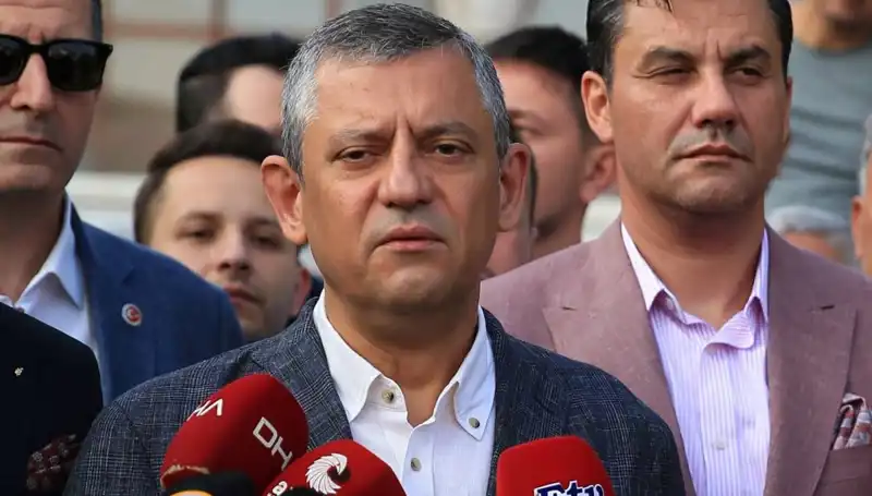 Özgür Özel'den Çarpıcı Açıklama: Bayram Sevinci Yerini Hüzne Bıraktı