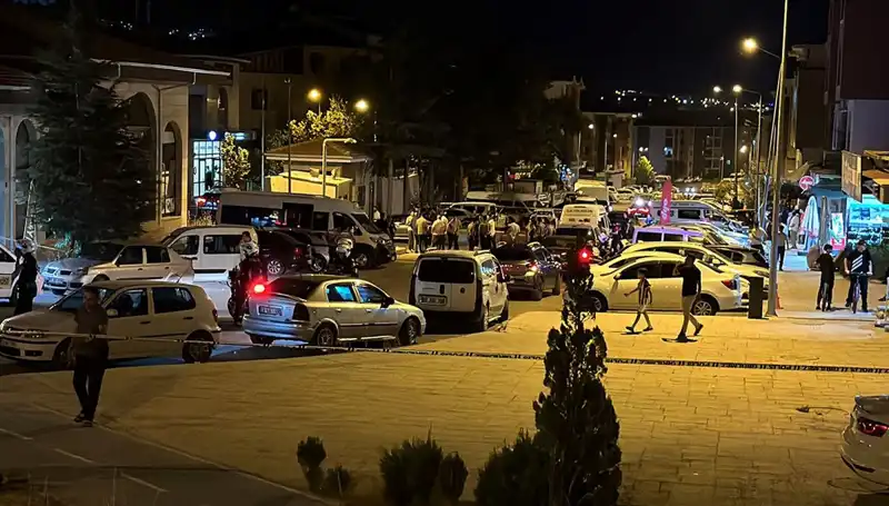 İki Ailenin Kavgası: 4 Yaralı, Şok Edici Görüntüler Ortaya Çıktı
