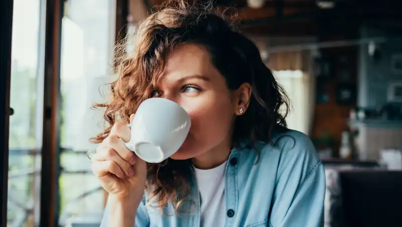 48 Yaşındaki Kadının Kahve Tutkusu Sağlığını Tehdit Mi Ediyor?