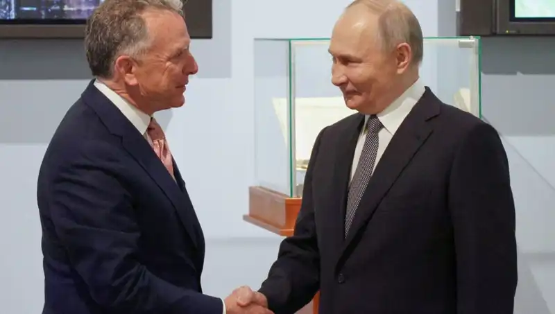 ** Putin'den ABD'ye Dostluk Eli: Moskova'daki Kritik Görüşmeler Ne Anlama Geliyor?**