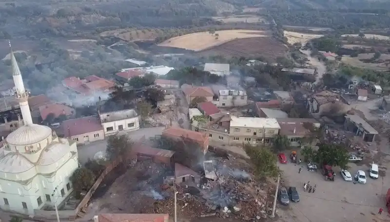 Çanakkale'de Orman Yangını: Havadan Görüntüler Korkutucu Manzaralar Sunuyor