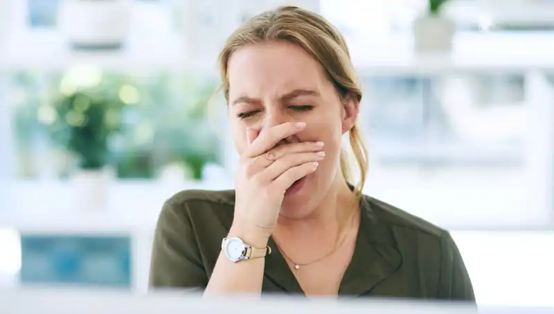 Vücudunuz Sizi Uyarıyor: Beslenme Eksikliğinin Gizli Sinyalleri