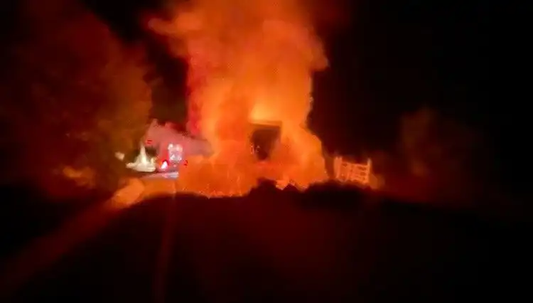 Seyir Halindeki Kamyonet Alev Alev Yandı: Korkutan Anlar Yaşandı!