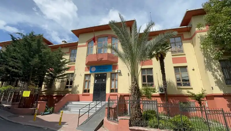 Depremde Zarar Gören 4 Okul Risk Sebebiyle Boşaltıldı: Detaylar Neler?