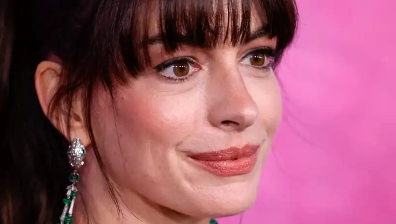Hollywood'un Karanlık Estetik Trendleri: Yüzüne Ölü İnsan Derisi Enjekte Eden Yıldızlar