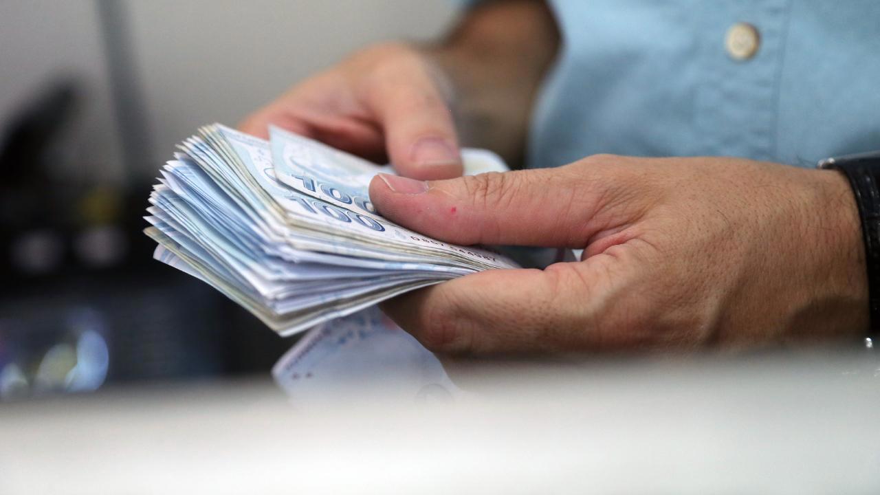 EMEKLİ AYLIKLARI YÜKSELTİLDİ