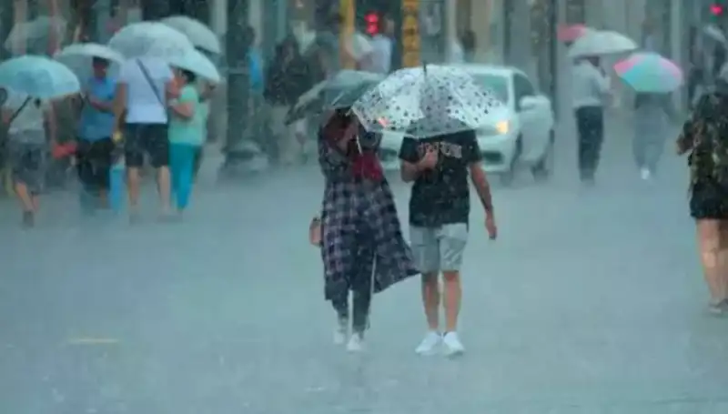 Yangın Bölgesine Dikkat! İstanbul’da Şiddetli Rüzgar ve Sağanak Yağmur Bekleniyor