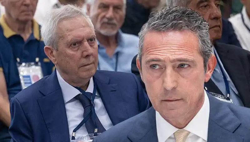 Fenerbahçe Divan Kurulu'nda Gergin Dakikalar: Aziz Yıldırım Adaylık Açıklamasıyla Şaşırttı