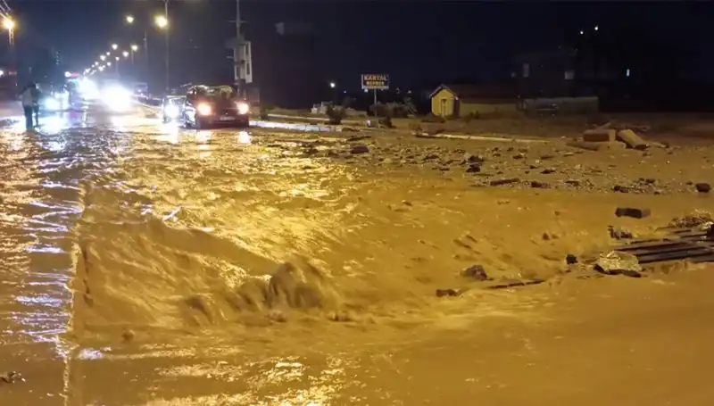 Konya ve Ankara'da Beklenmedik Sel Felaketi: Hayatı Olumsuz Etkileyen Gelişmeler