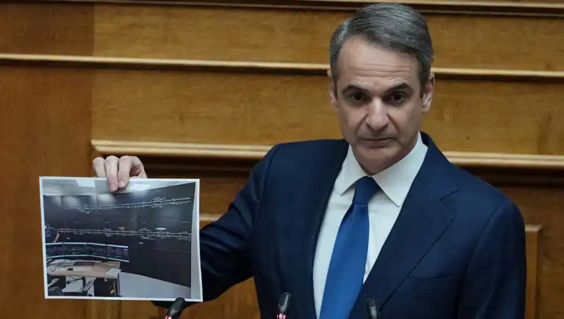 Yunanistan'da Politika Sarsılıyor: Miçotakis Protestolarla Yüz Yüze mi?