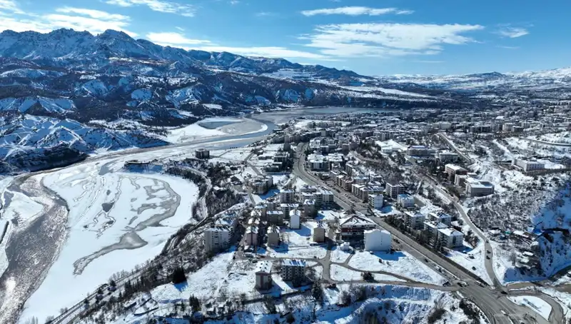 Tunceli'de Ciddi Kar Etkisiyle 131 Köy Yolu Ulaşıma Kapandı
