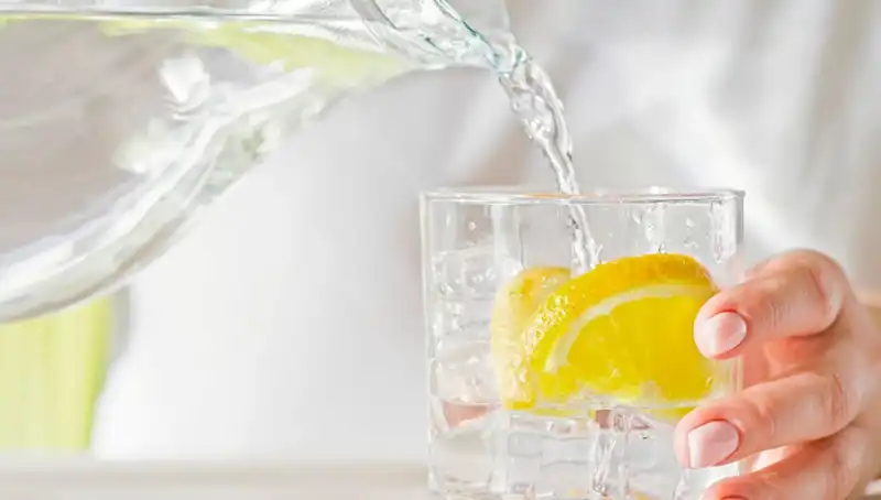 Limonlu Su Tüketmenin 8 Bilinmeyen Faydası: Doktor Açıklıyor