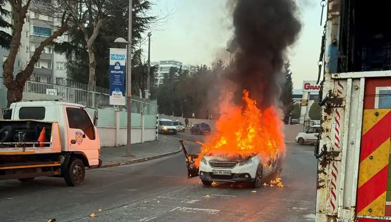 Alev Topuna Dönen Araç, Şehir Merkezinde Dehşet Saçtı: Korku Dolu Anlar