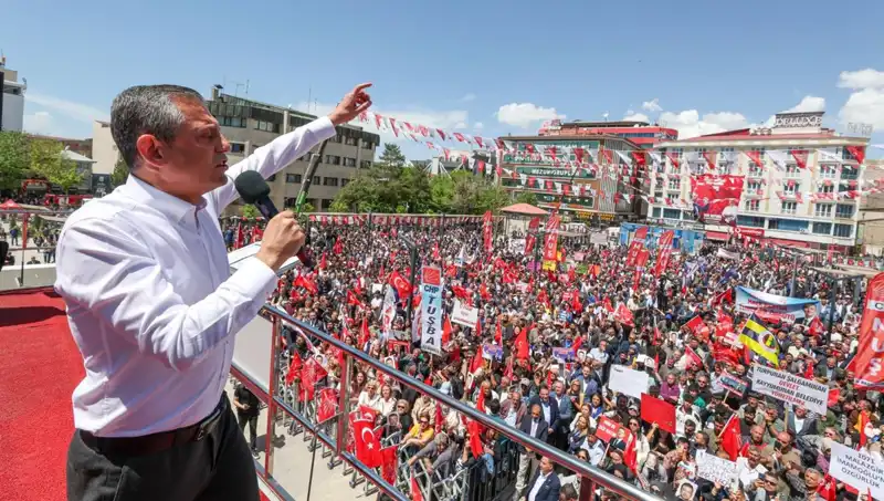 Özgür Özel: Örgütlerin Silah Bırakma Çağrısına Tam Destek Veriyoruz