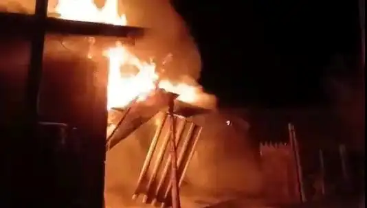 Karabük'te İki Ev Alev Alev Yandı: Çöküşü ve Sebepleri